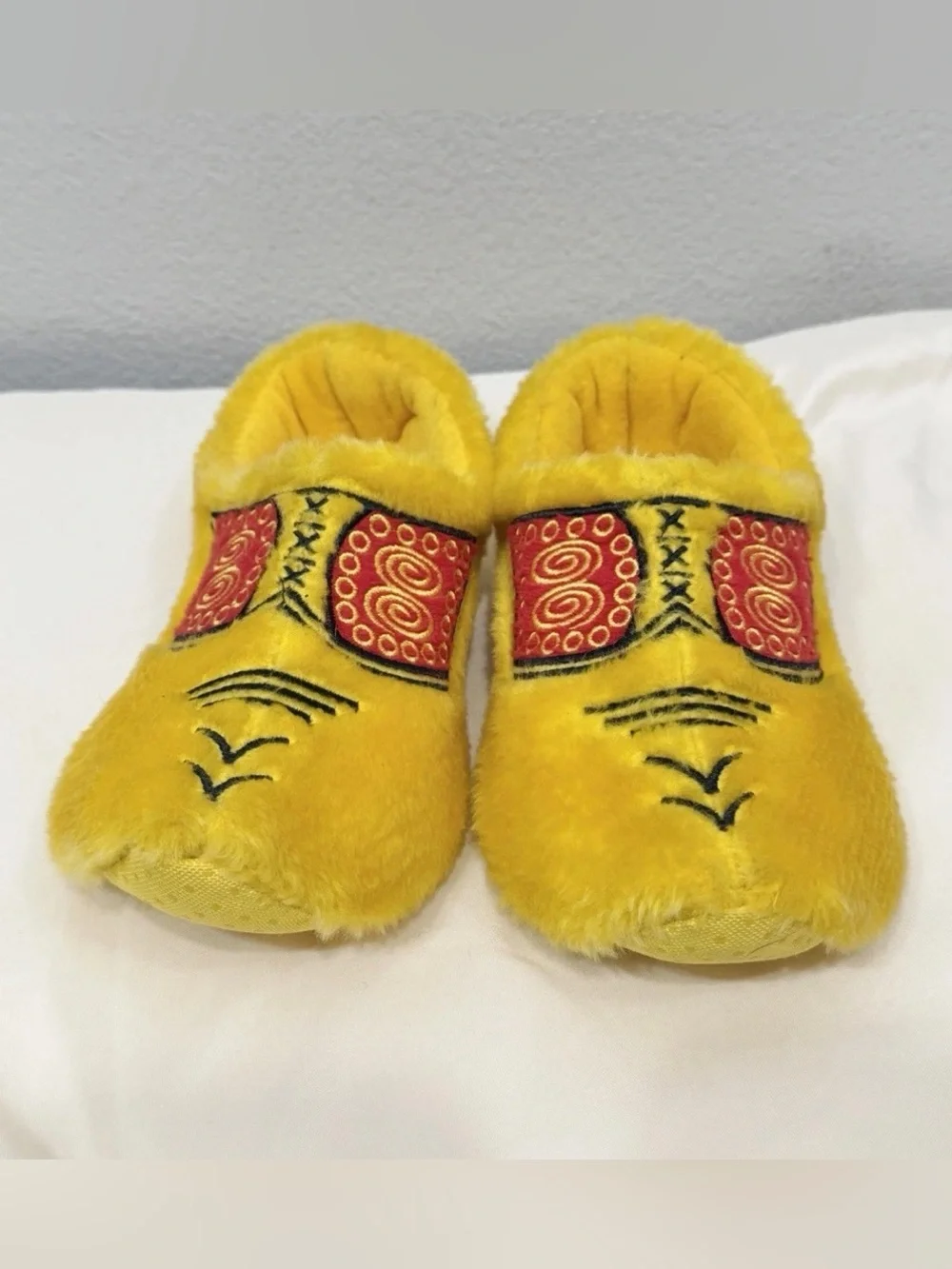 Wooden Shoes Clog Slippers Dutch Dancing Octoberfest Yellow Plush Kids Shoe 12